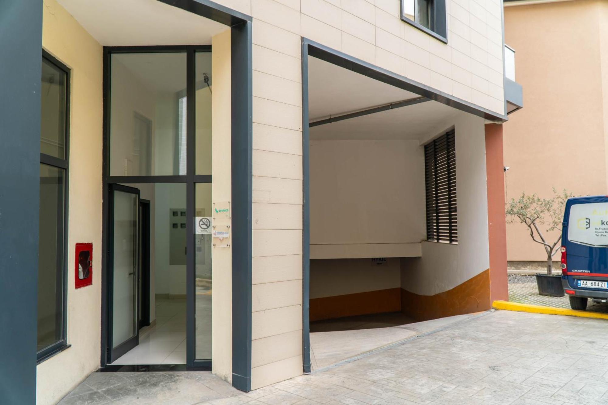 Signature 12 Apartment *