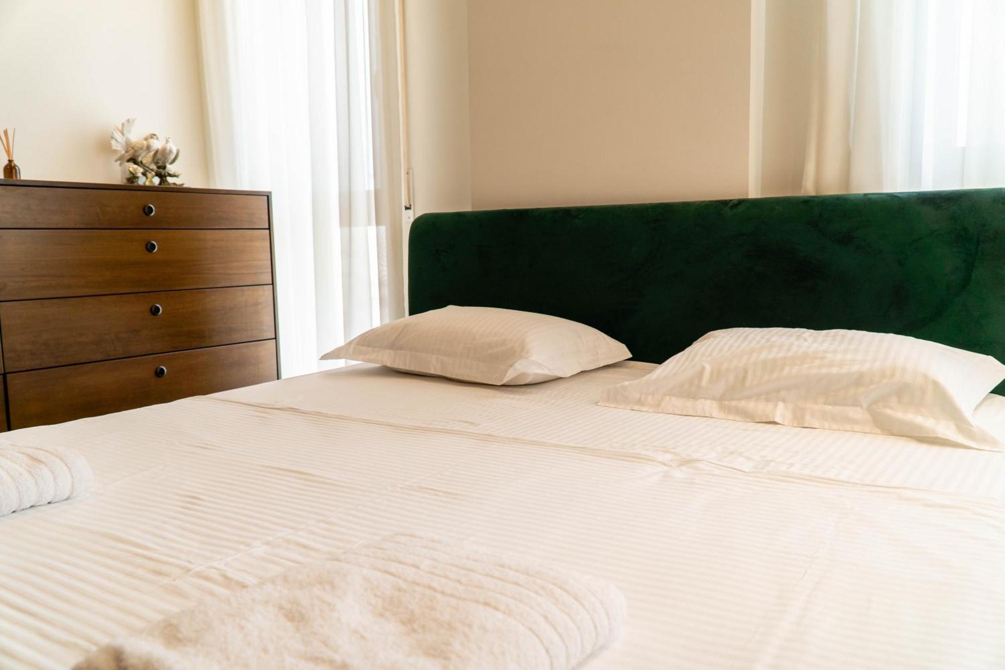 Signature 12 * Tirana