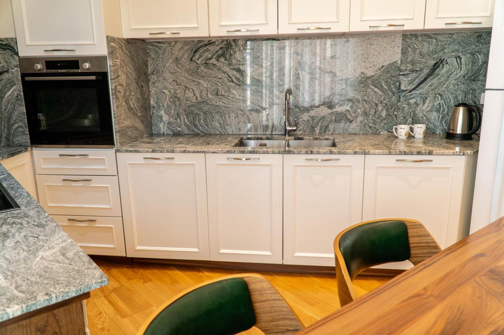 Signature 12 Apartment *
